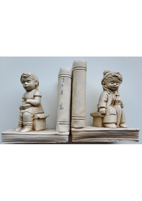 Set figurine suport cărţi